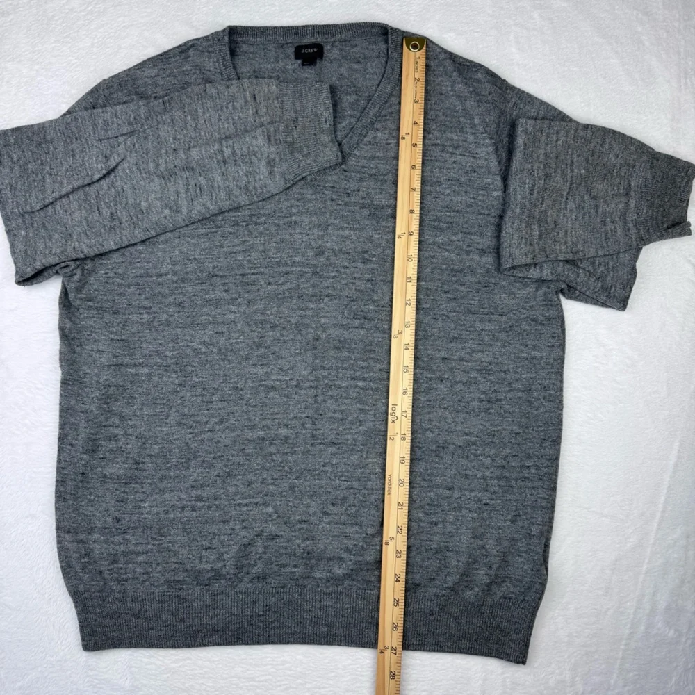 J. Crew 100% Cotton V-Neck Sweater. Gray. Men’s size L.